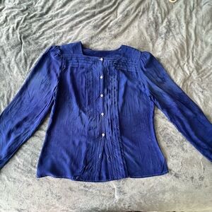 Vintage 80’s style, square neck, periwinkle 100% silk button front blouse